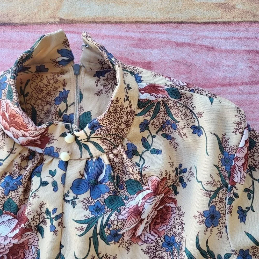 Vintage 70s Pale Yellow Floral Print Short Sleeve High Neck A-Line Dress Size S‎